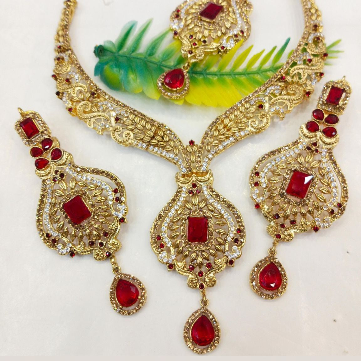 Elegant Gold-Plated Bridal Jewelry Set with Crystal Stones