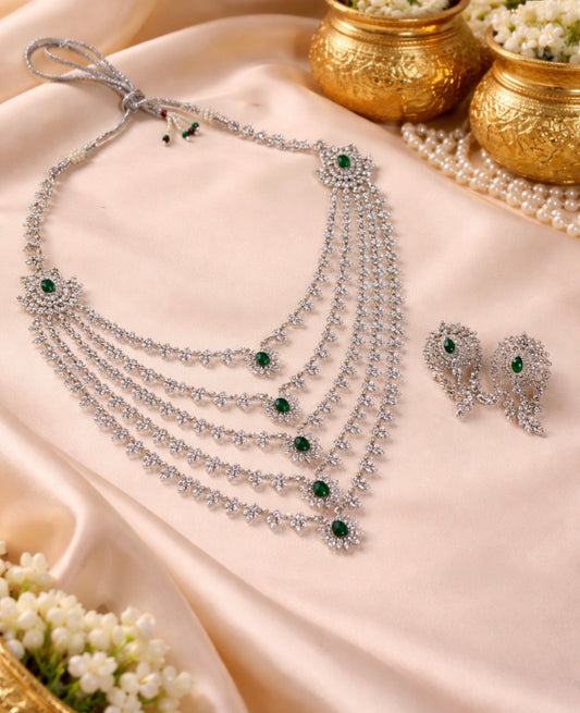 5-layered statement Emerald/Silver reception set